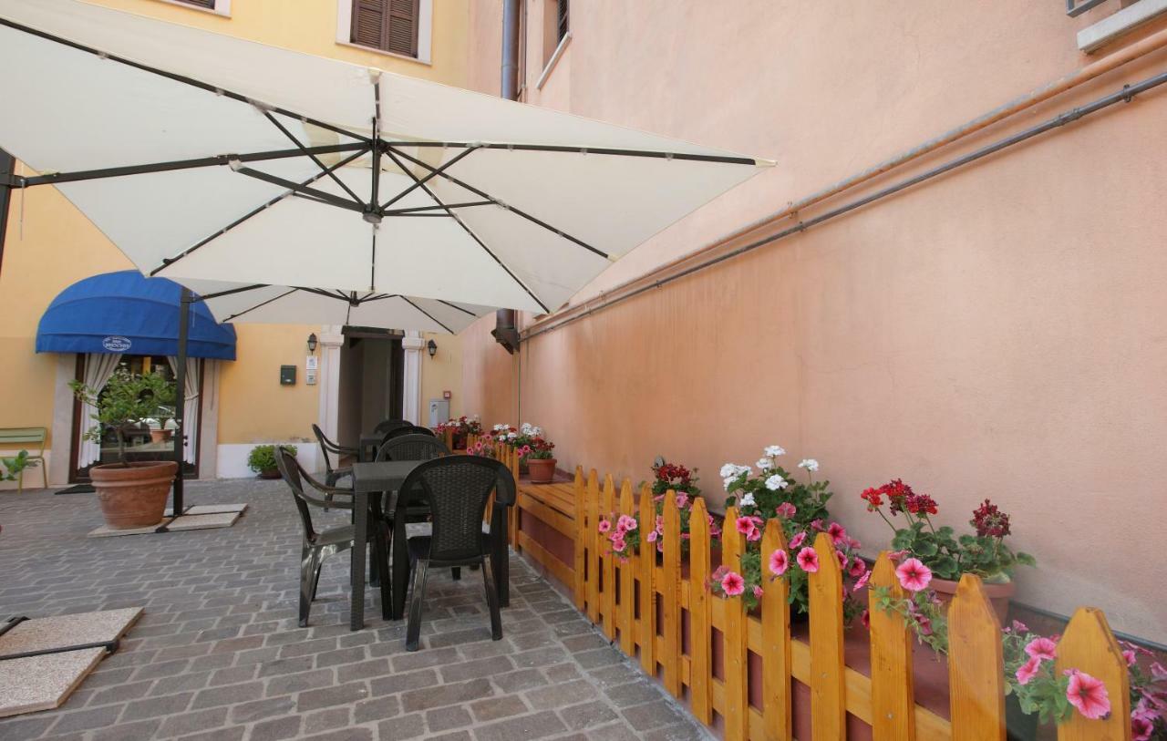 Il Cavallino Fossombrone Buitenkant foto