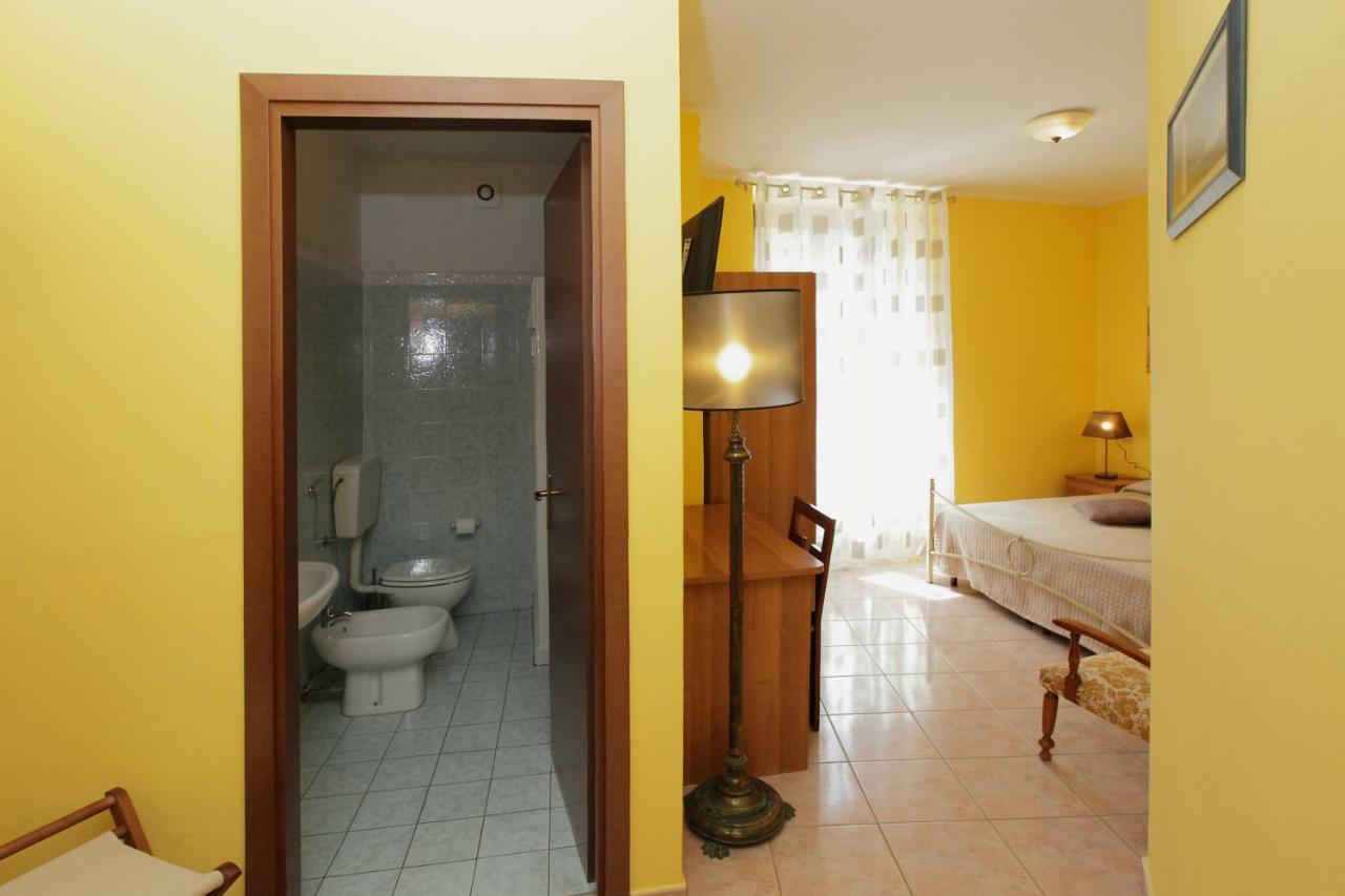 Il Cavallino Fossombrone Buitenkant foto
